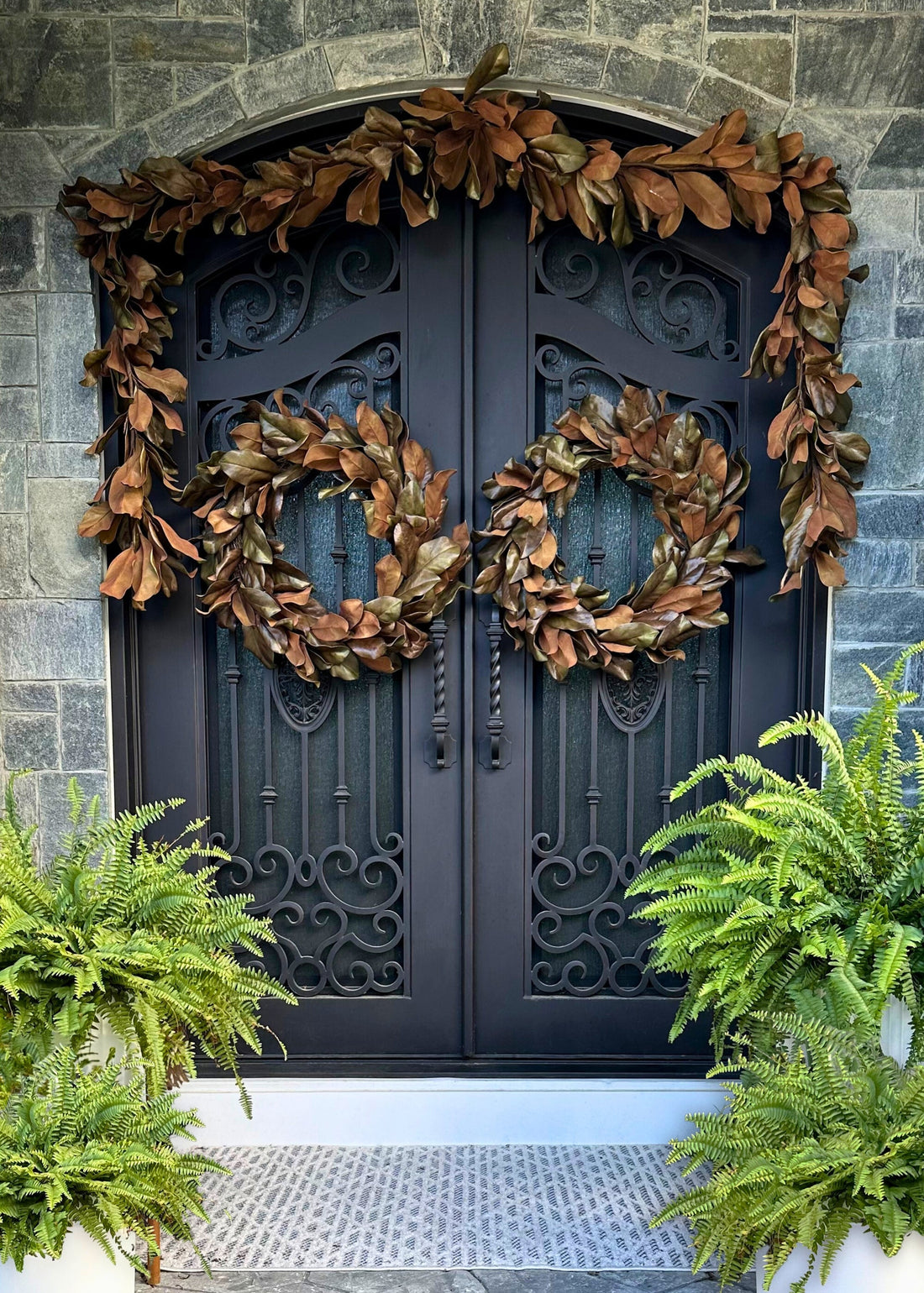 Natural Touch Magnolia Leaf Garland